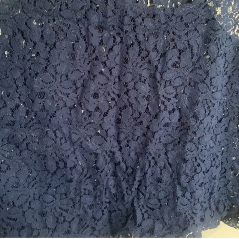 Lace tank - Picture 3 of 3